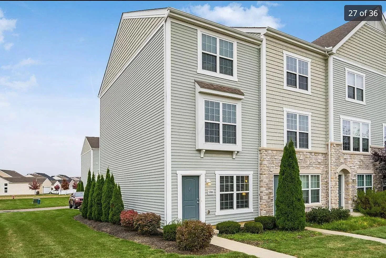 2 bed, 2.5 bath, 1464 sqft, $1,900 — Photo 2