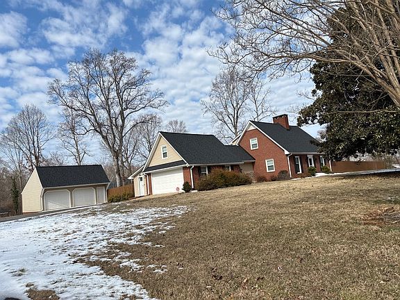 3rd image of 2944 Middlebrook Dr