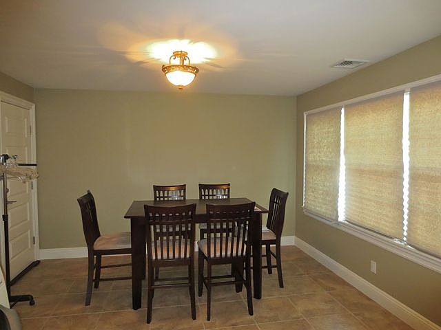 1st image of 18 Flint Ln