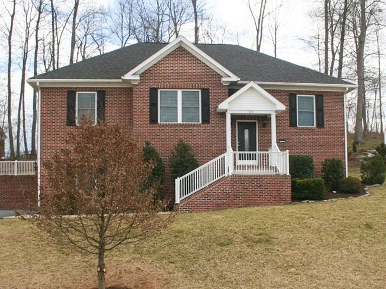 920 Confederacy Dr — Photo 14