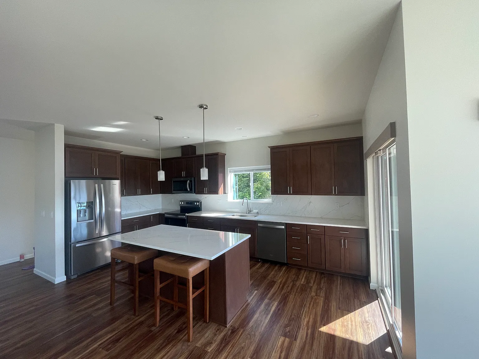 2 bed, 1200 sqft, $2,500 — Photo 4