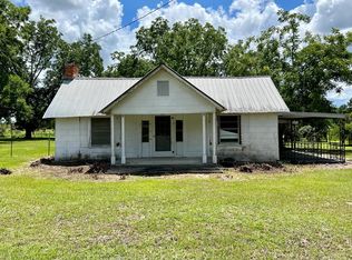 138 Meadow Ln, Fitzgerald, GA 31750