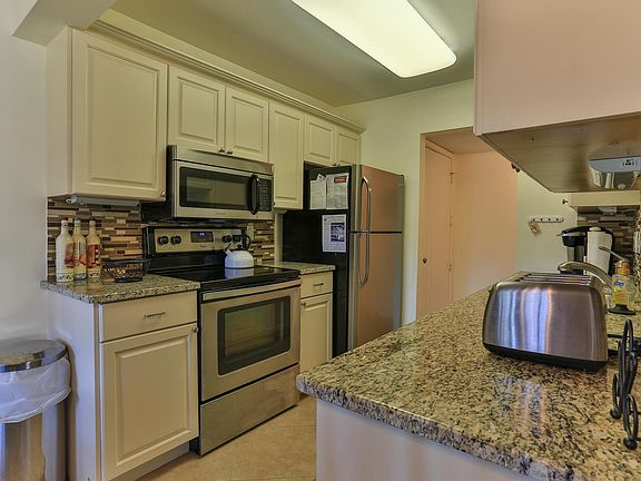 5th image of 452 Driftwood Bay #96C