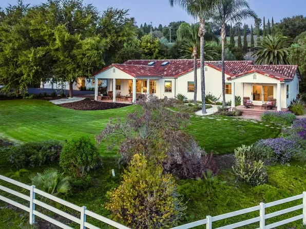 2310 Diana Ave, Morgan Hill, CA 95037