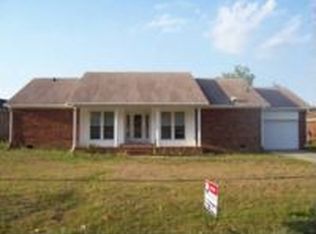 313 Old Farm Rd, Fayetteville, NC 28314