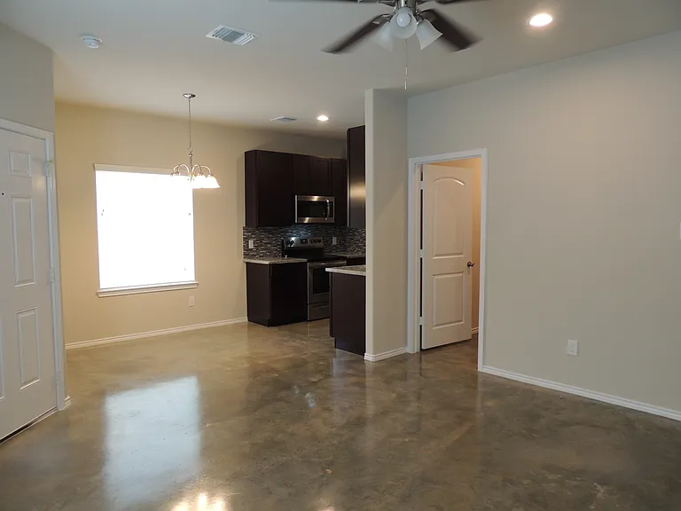 Cottage Pointe — Photo 13