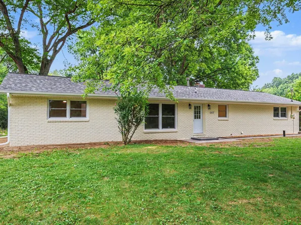 6627 S Jackson Rd, Jackson, MI 49201