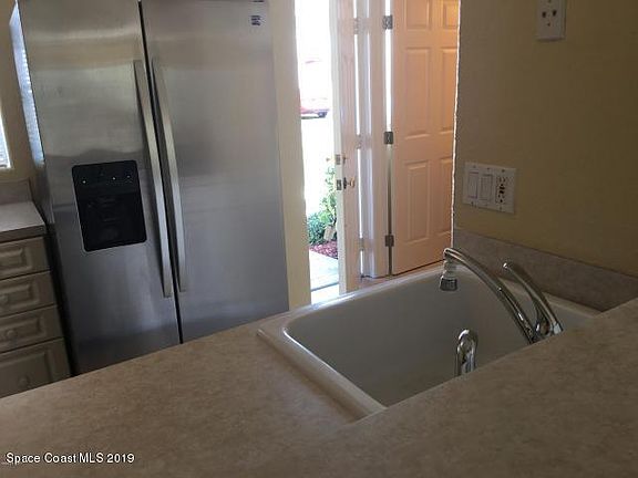4th image of 444 Seaport Blvd #142