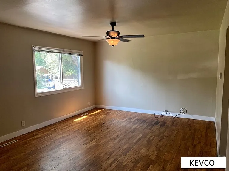 314-320 Alpert Ave — Photo 2