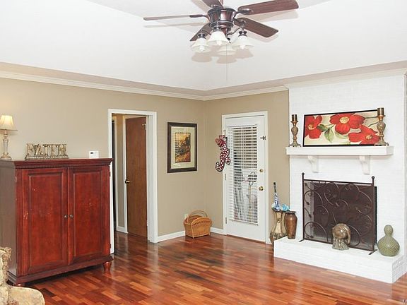 3rd image of 4067 Faunsdale Dr