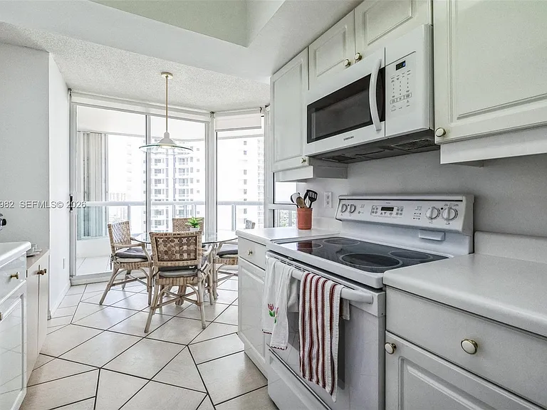 21205 Yacht Club Dr #1802 — Photo 13