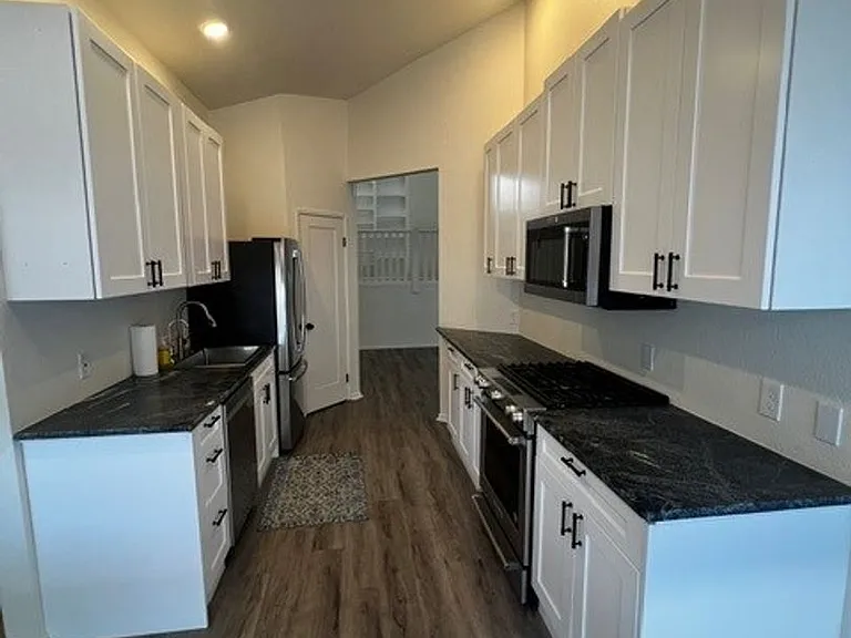 736 Hillside Dr — Photo 20