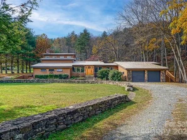 949/951 Watauga River Rd, Sugar Grove, NC 28679