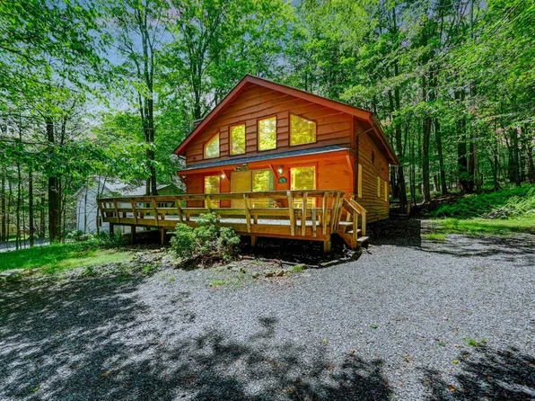13 Sheffick Dr, Gouldsboro, PA 18424