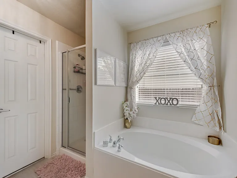 9805 Tanglebrush Dr — Photo 9
