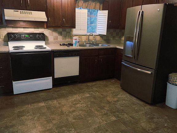 2nd image of 5917 Dewey Heights Rd