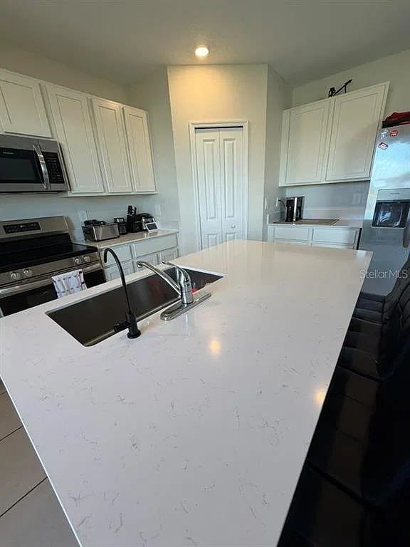 5 bed, 3.0 bath, 2492 sqft, $2,700 — Photo 4