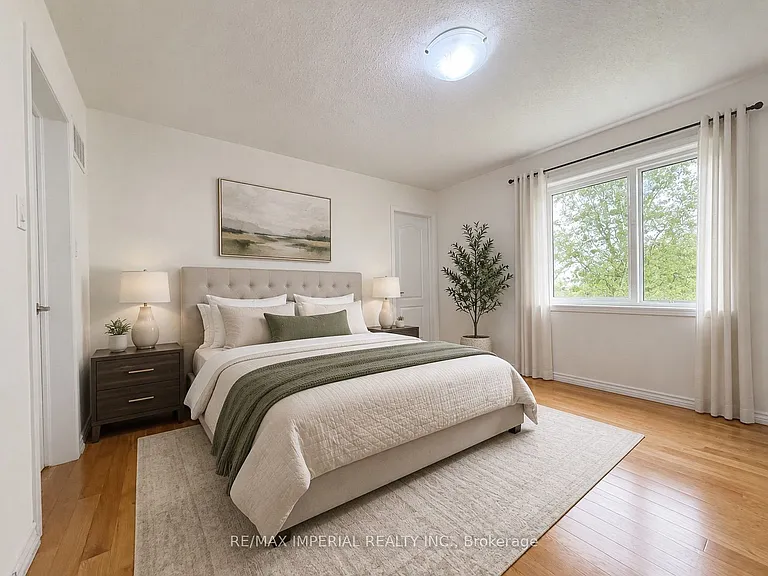 233 Remembrance Rd — Photo 15