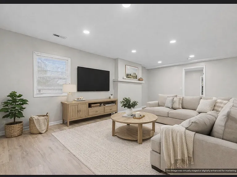 27182 Oriole Ave — Photo 5