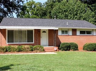 2910 Emerson Rd, Greensboro, NC 27405