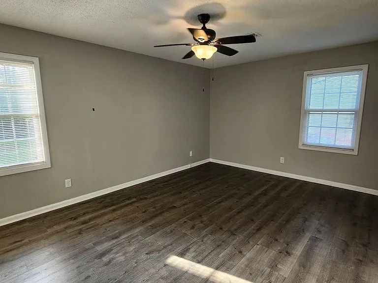 2205 Gornto Rd — Photo 21