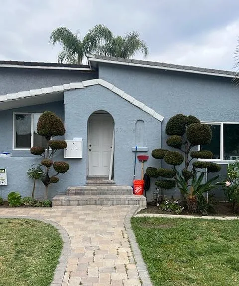 7736 Comstock Ave — Photo 1