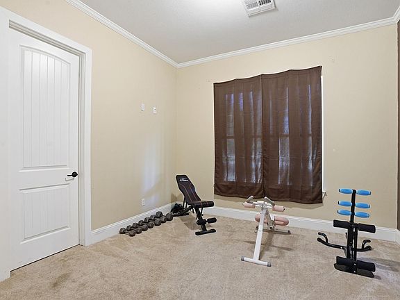 2nd image of 4215 Longhorn Dr
