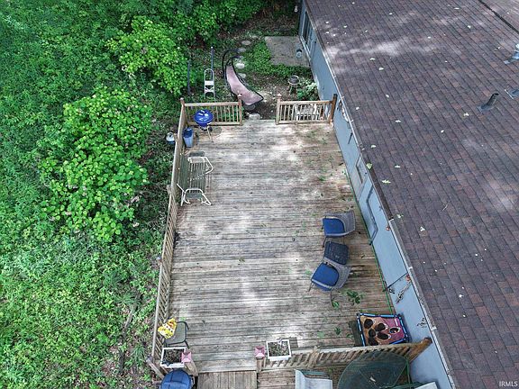 4th image of 330 E 10th St