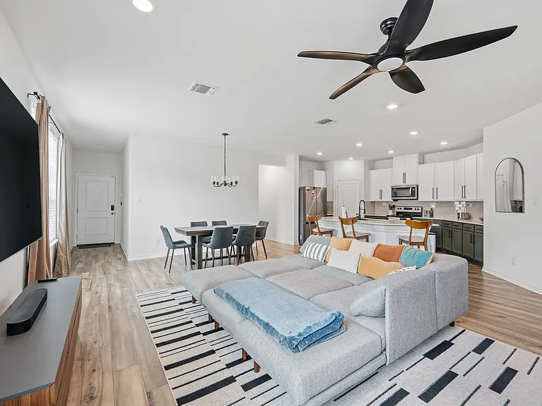 4015 Casita Mia St — Photo 6