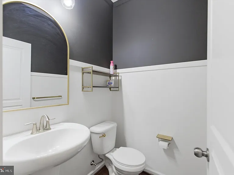 7585 Holly Ridge Dr — Photo 14