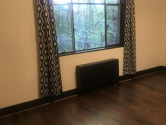 3rd image of 10315 Montrose Ave APT 202