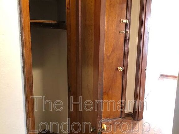 4th image of 4614-4616 Jamieson Ave