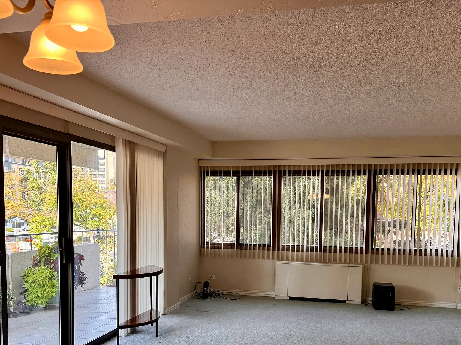 2 bed, 973 sqft, $2,400 — Photo 3