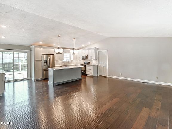5th image of 3655 Huntleigh Dr