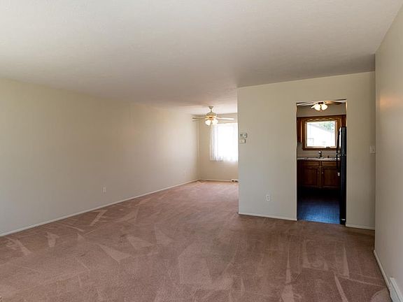 3rd image of 841 Pelley Dr