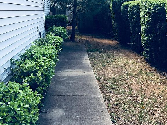 Walkway to side entrance