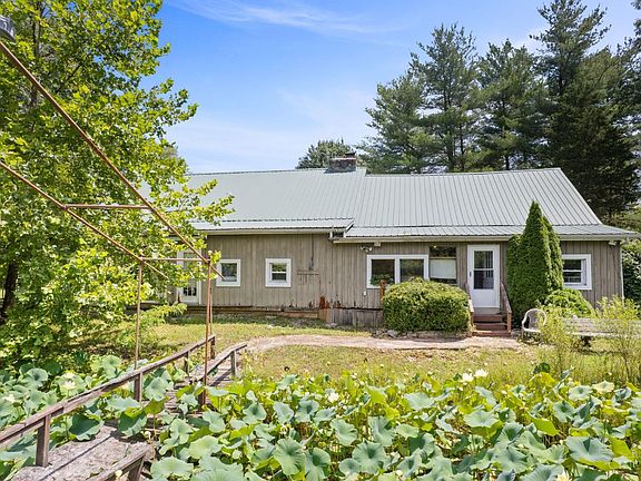 4th image of 3135 Wahl Rd