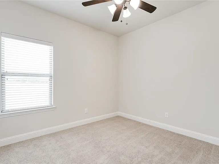 601 Beechwood Dr — Photo 10