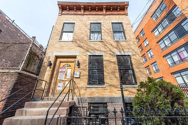 Rented by Nooklyn NYC LLC | media 21