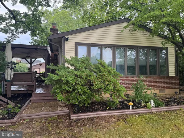 2181 Springhouse Ln, Aston, PA 19014