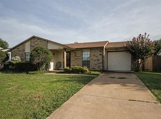 5724 Pearce St, The Colony, TX 75056