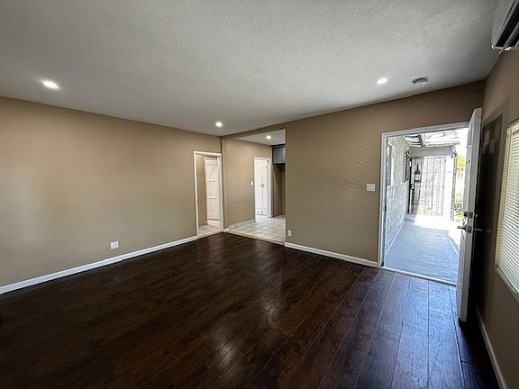 5th image of 727 S Towne Ave #729