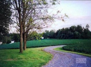 7 Locust Grove Rd, Bainbridge, PA 17502