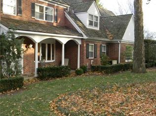 38 Compton Ct, Prairie Village, KS 66208