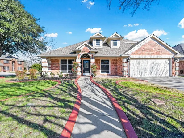 356 Carriage Ln, Saginaw, TX 76179