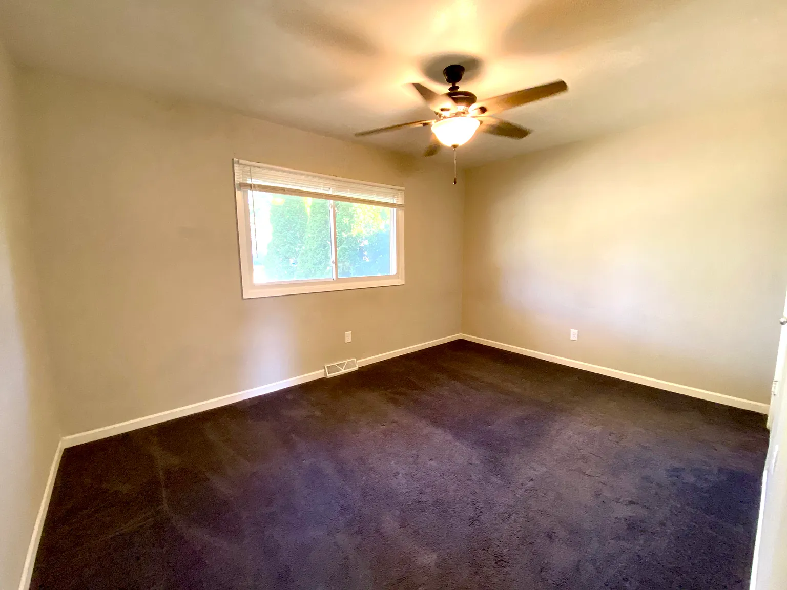 3 bed, 1407 sqft, $2,200 — Photo 4