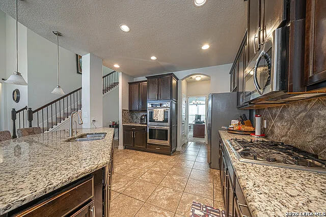 8923 Monument Parke — Photo 9