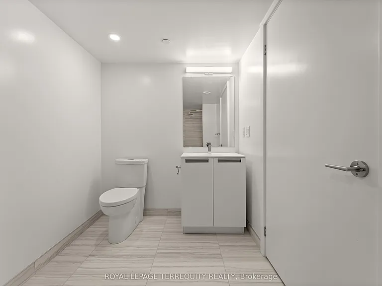 160 Kingsway Cres #213 — Photo 16