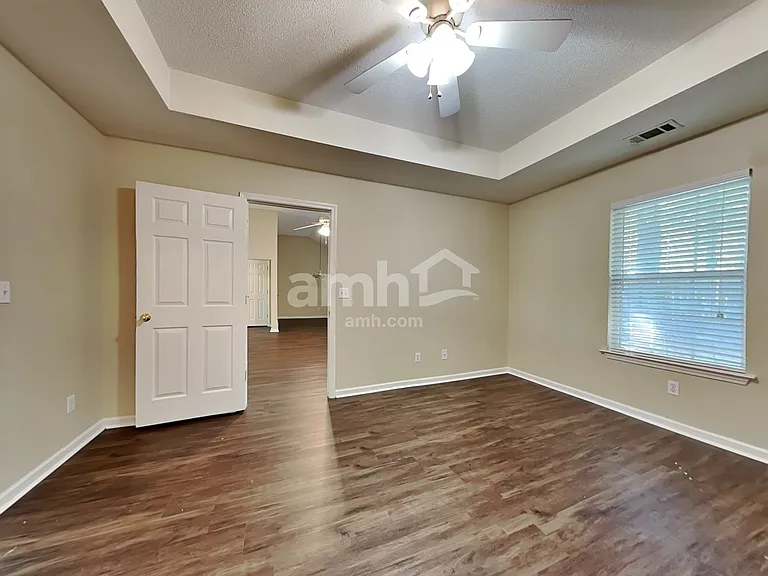 117 W Tisbury Ln — Photo 11
