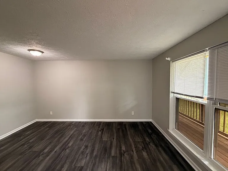 2021 Cambridge Dr #10 — Photo 13